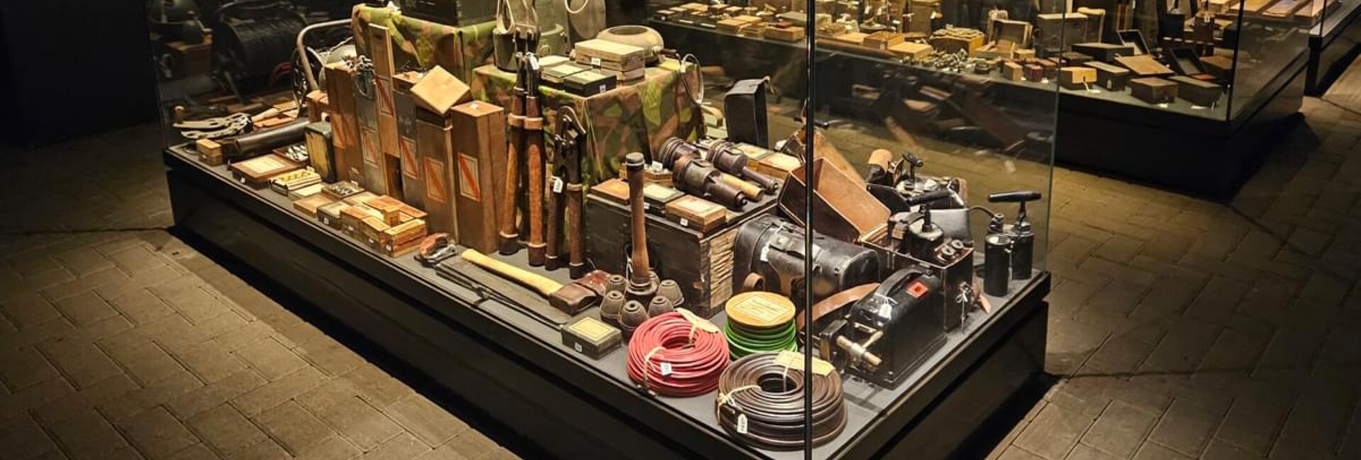 oorlogsmuseum - Ausstellungen