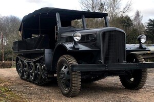 Volvo Artilleritraktor m/43