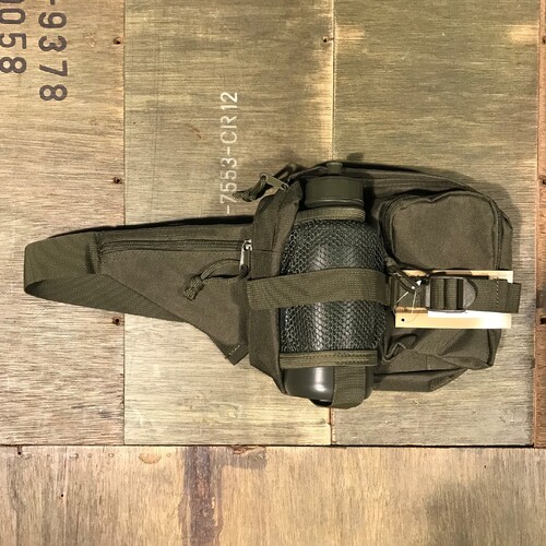  Waist bag with drinking bottle