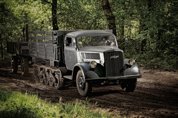Steyr 1500A Kfz. 21 Kommandeurwagen - Oorlogsmuseum Overloon