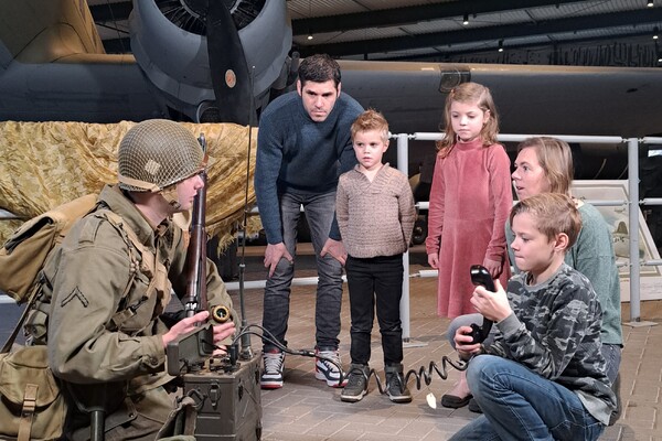 War Museum serves tulip bulbs and Crisis Cupcakes during the Christmas holidays